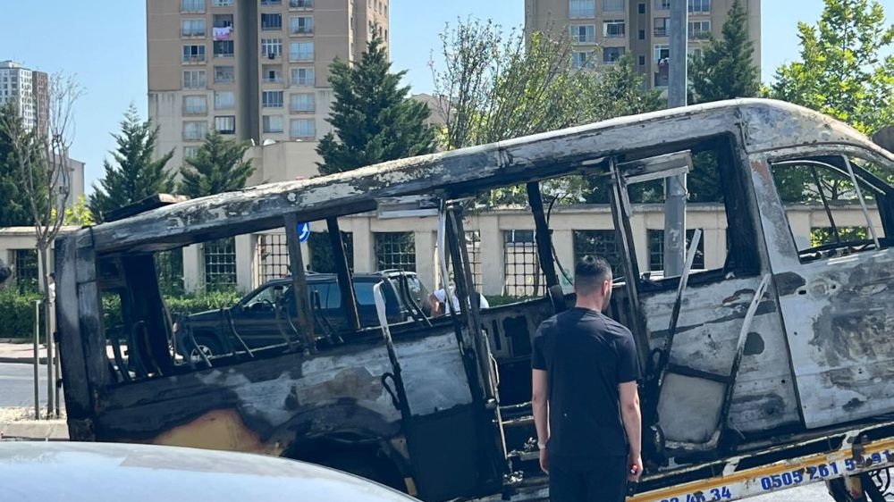 Başakşehir’de yolcu minibüsü alev aldı 