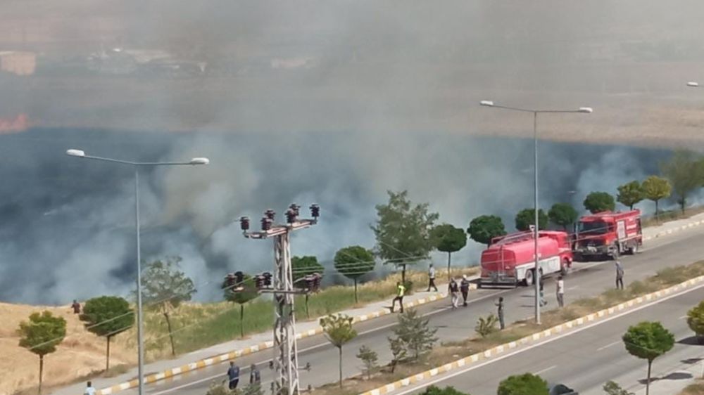 bilinmeyen bir nedenden dolayı alev aldı