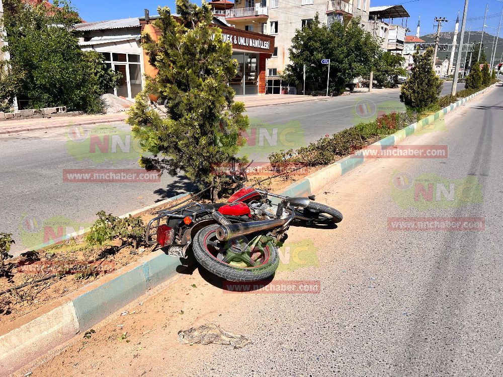 Bucak'ta motosiklet kazası sürücüler yaralandı