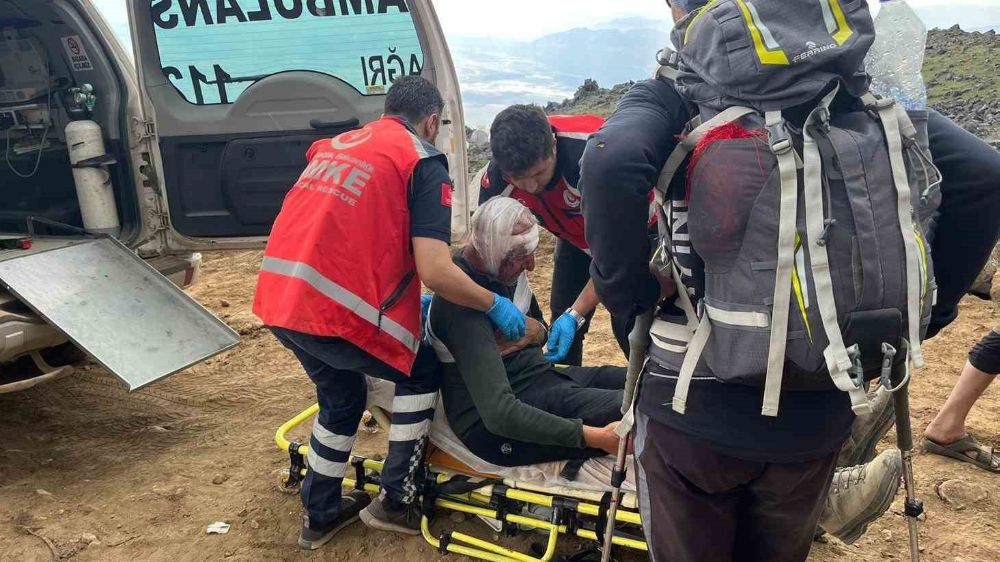 Çek dağcı Dağda yaralandı