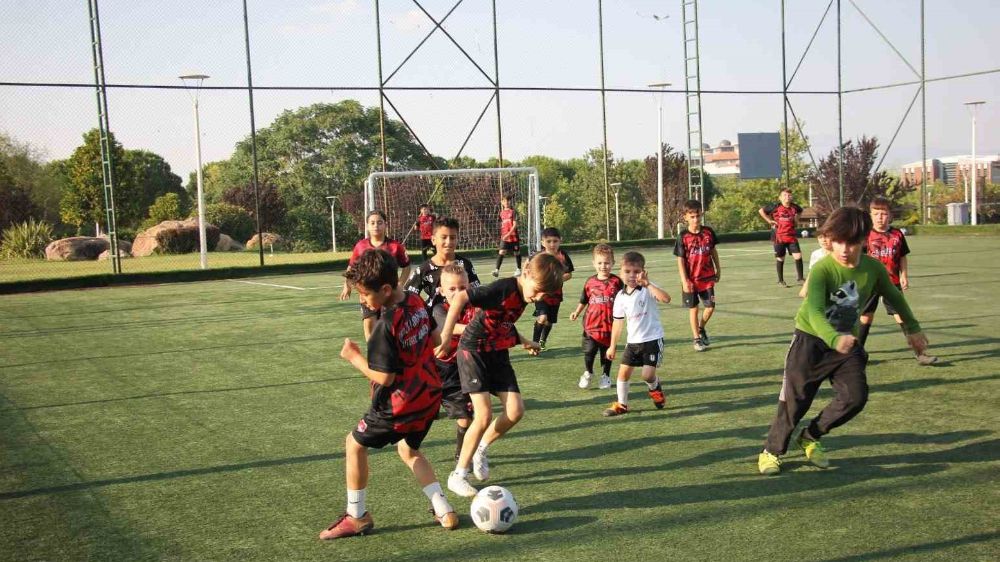 Denizli İdmanyurdu Futbol Akademisi çalışmalarına başladı.