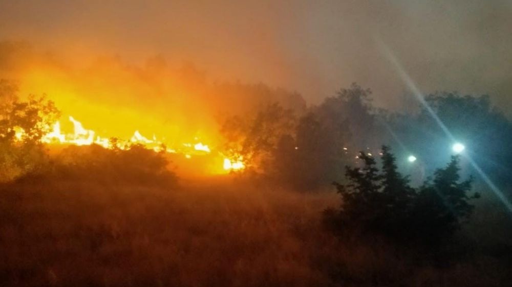 Diyarbakır'daki devam eden yangında 6 hane tahliye edildi
