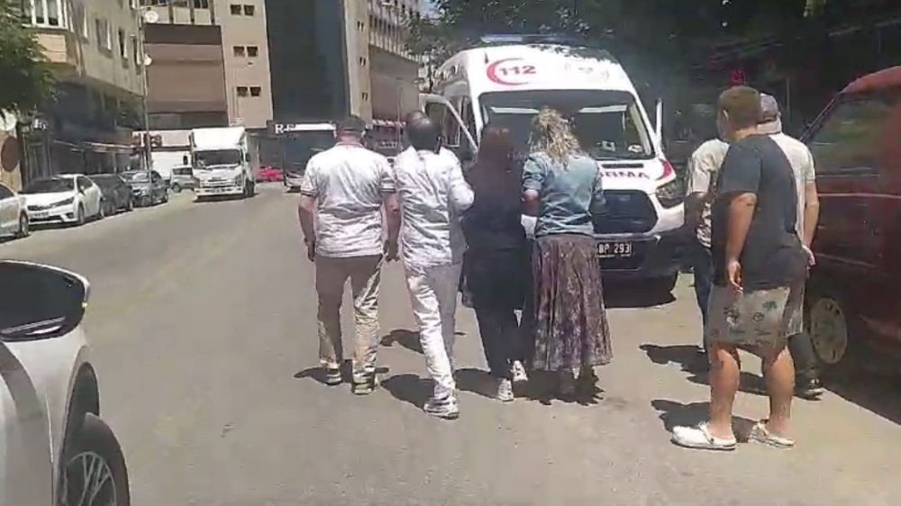 Eskişehir'de karşıdan karşıya geçen kadına otomobil çarptı