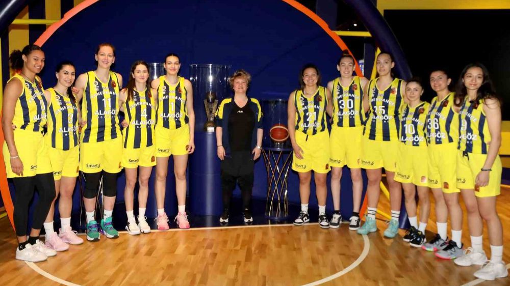 Fenerbahçe Kadın Basketbol takımının oyuncuları ayrılıyor