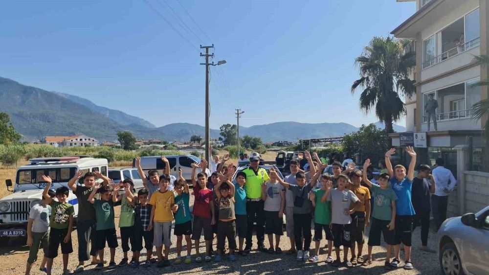 Fethiye’de Kuran Kursu öğrencilerine güvenli trafik eğitimi verildi