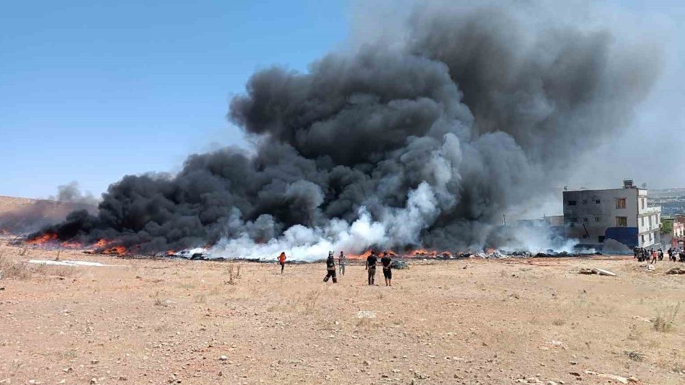 Gaziantep’te Gökyüzüne Yükselen Siyah duman Korkuttu 