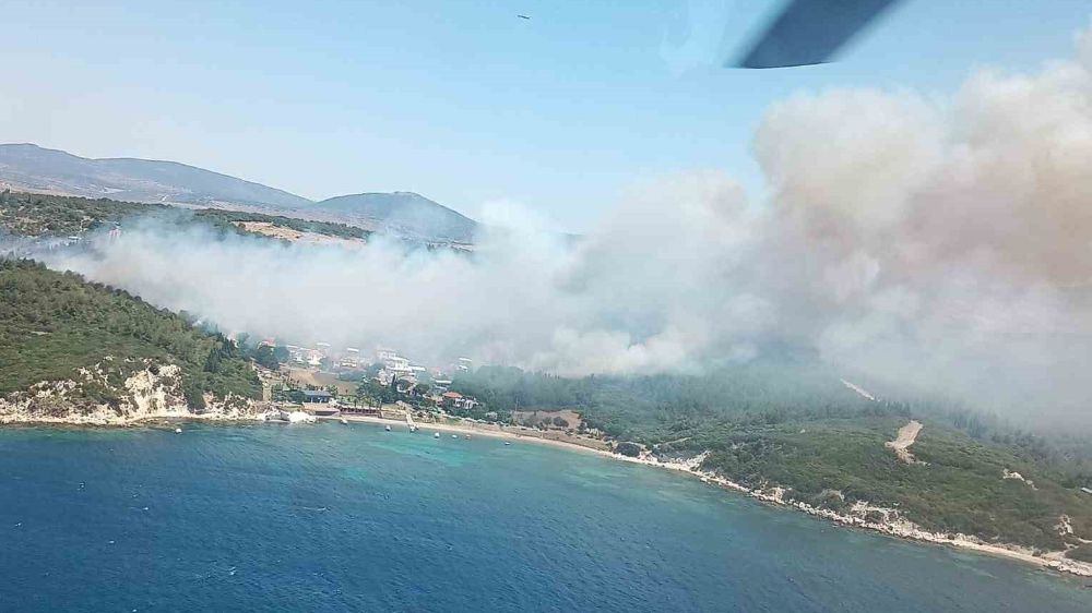 İzmir'de 11 Saatlik orman yangını kontrol altına alındı 