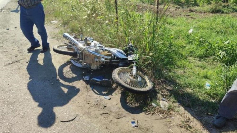 Kamyonete çarpan motosiklet sürücüsü hayatını kaybetti
