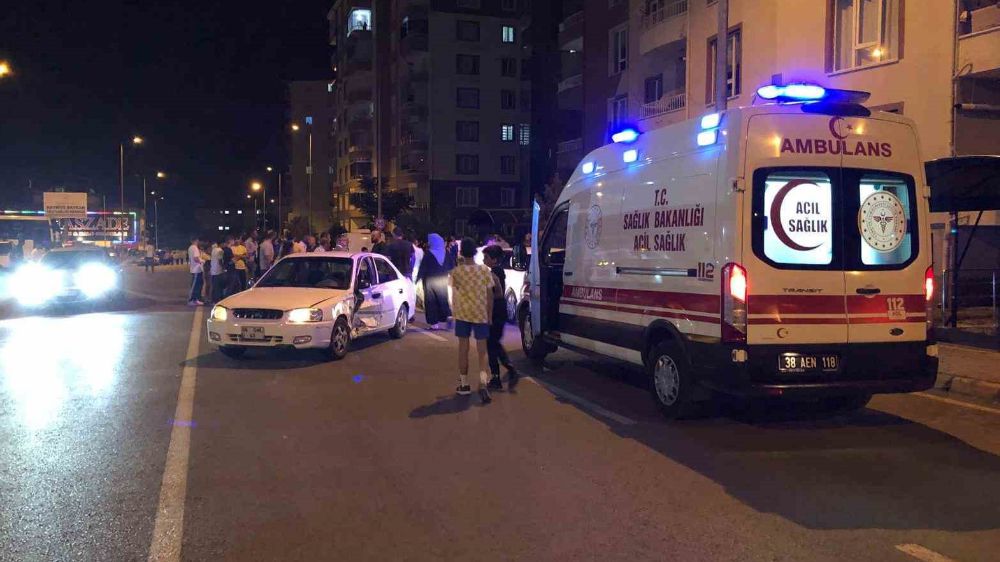 Kayseri'de kaza : 2 kişi yaralandı