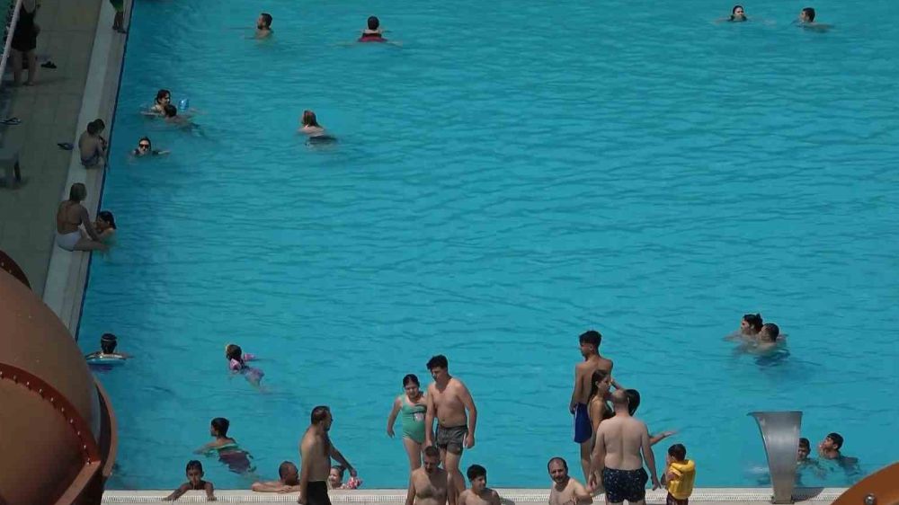 Kliması Olmayanlar Aquparklara Akın Ettiler