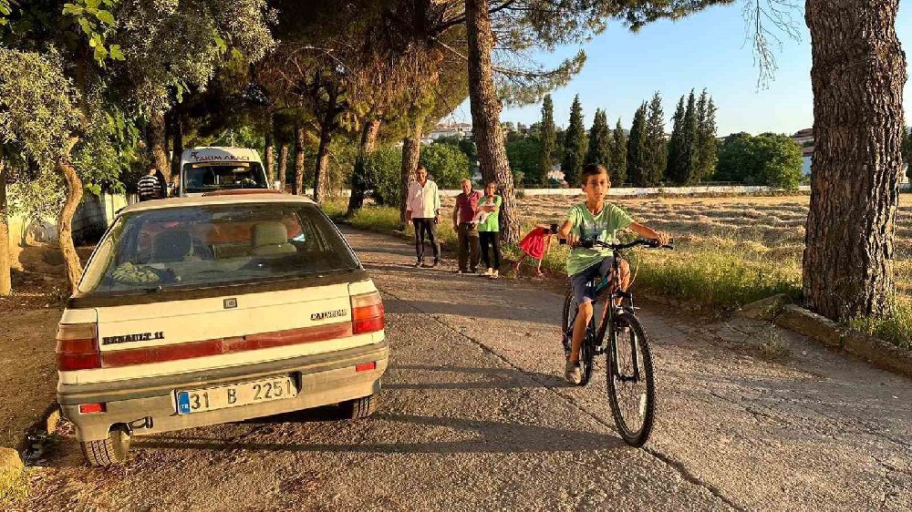 Muğla’da depremzede çocuklara bisiklet morali