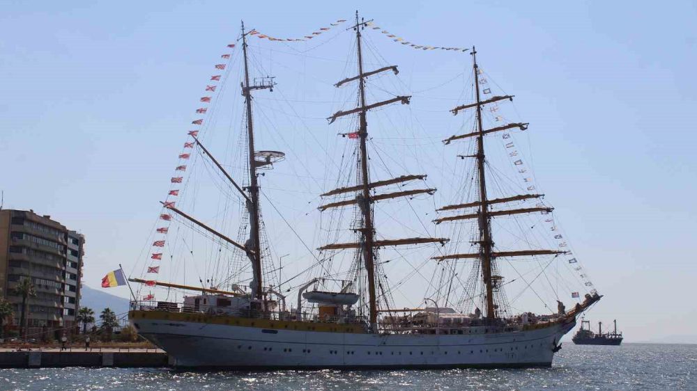  Nava Scoala Mircea gemisi İzmir'de 