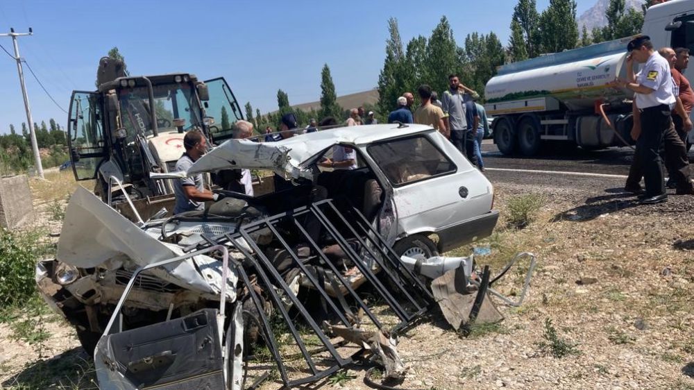 Niğde'de feci kaza: 2 ölü, 1 yaralı