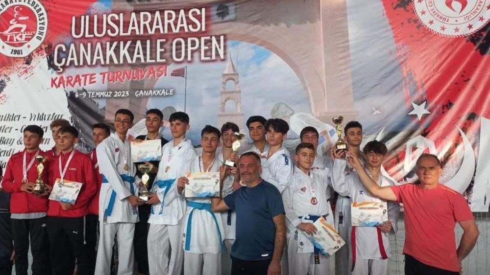 Nilüferli sporcular turnuvadan elleri boş dönmedi