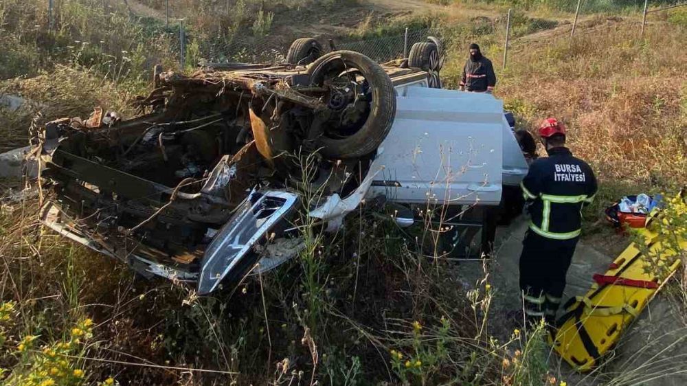 Önce takla attı sonra şarampole yuvarlandı