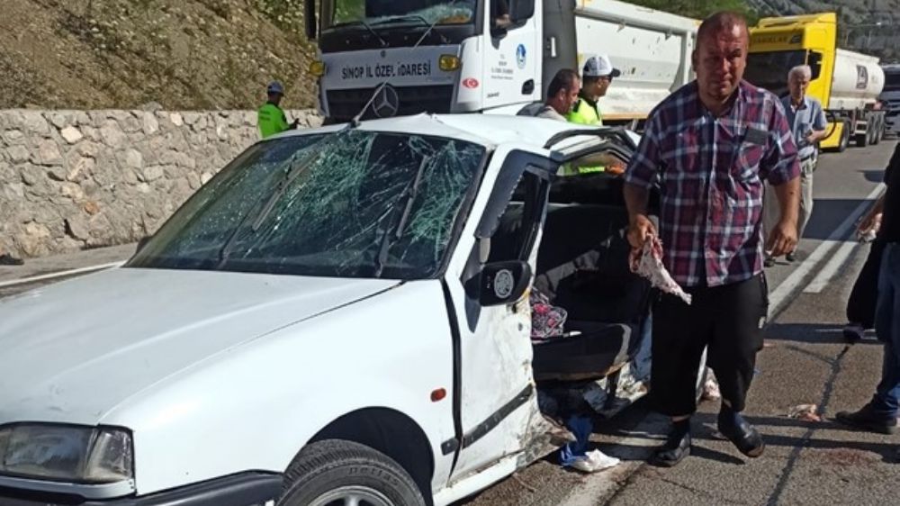 Sinop'ta feci kaza : 1 ölü 11 yaralı