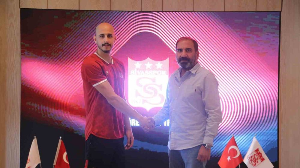 Sivasspor' a  Erhan Erentürk transfer oldu