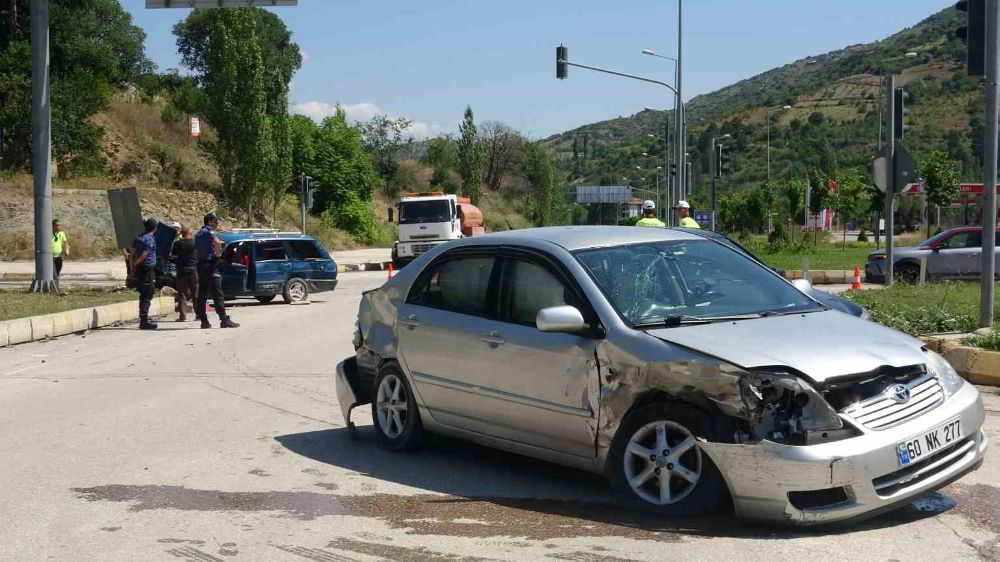 Tokat'ta Araç kazası Yaralılar var 