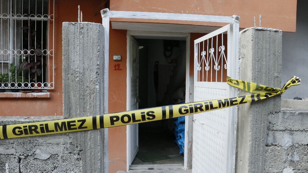 Adana'da Yaşlı Adam Karısını Öldürdü