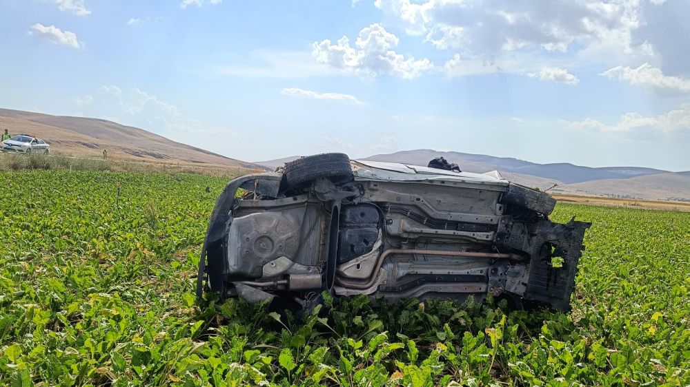 Afyonkarahisar' da Trafik Kazası,  Araç Takla Attı 
