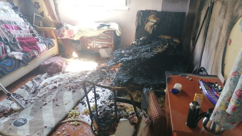  Antalya 'da apartman dairesinde yangın çıktı