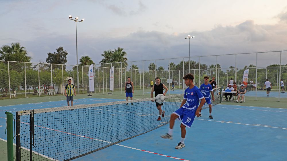 Antalya 'da Ayak Tenisi ‘Zafer Kupası’ için oynandı