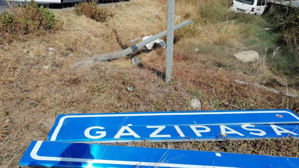 Antalya' da Trafik Kazası 1 Yaralı