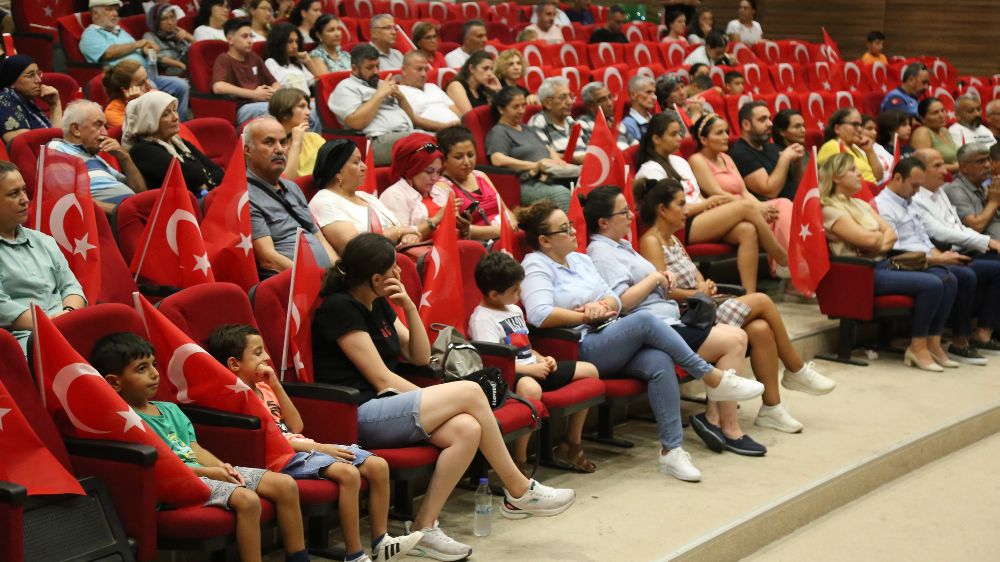 Antalya 'da ‘Türk’ün Ateşle İmtihanı’ tiyatro oyunu beğeni topladı