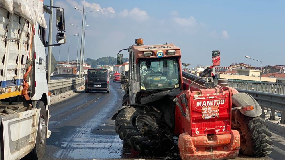 Antalya’da Zincirleme Kaza : 2 Turist Yaralandı