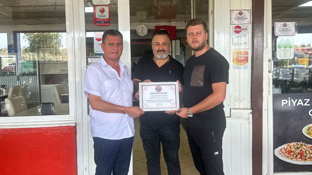      Antalya'nın en iyi Şiş Köfte piyazcısı Şişçi Sebo'ya Özel Kalite Belgesi Verildi.