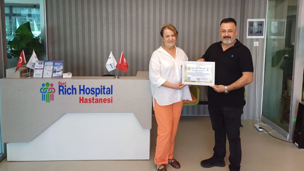 Antalya Özel Rich Hospital hastanesine Özel Kalite Belgesi 