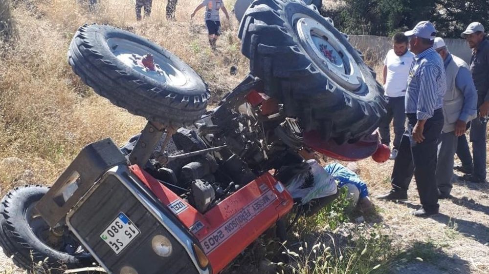 Burdur’da devrilen traktörün altında kalan eski Gölhisar Devlet Hastane Müdürü Kemal Demir hayatını kaybetti