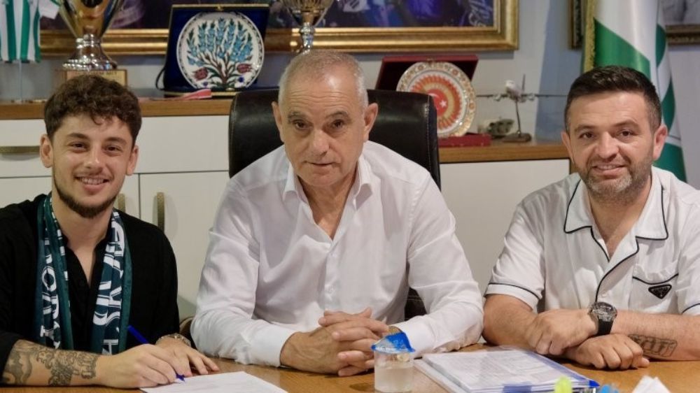 Bursaspor’da Çağatay Yılmaz’ın sözleşmesi uzatıldı