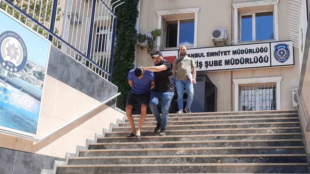 İstanbul'da AVM 'de Hırsıza emniyet göz açtırmadı 
