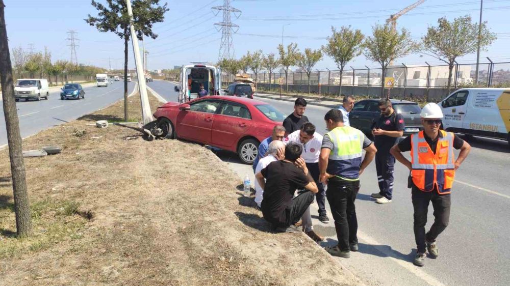 İstanbul'da cenazeye giderken  kaza yaptılar