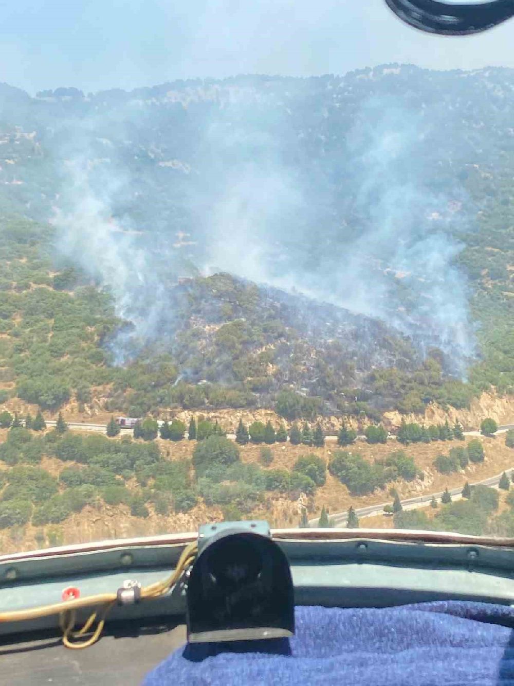İzmir'deki araba yangını korkuttu