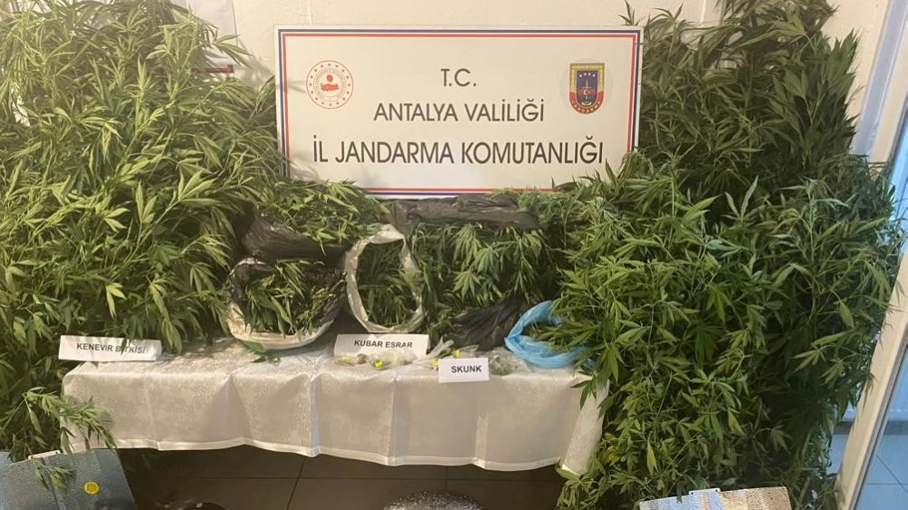 Jandarma Uyuşturucu Tacirlerine Geçit Vermiyor 