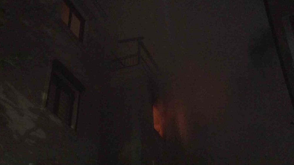 Kadıköy’de Korkutan Yangın