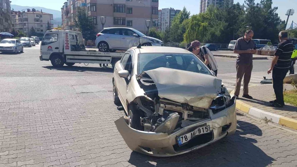 Karabük'te Otomobil Kazası
