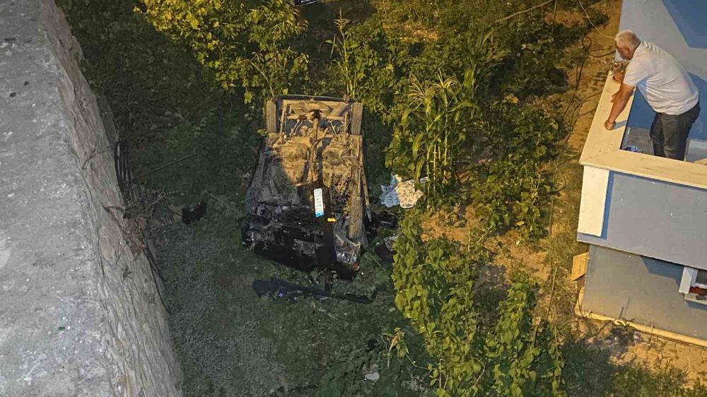 Kastamonu'da otomobil 7 metre yüksekten düştü : 1 yaralı