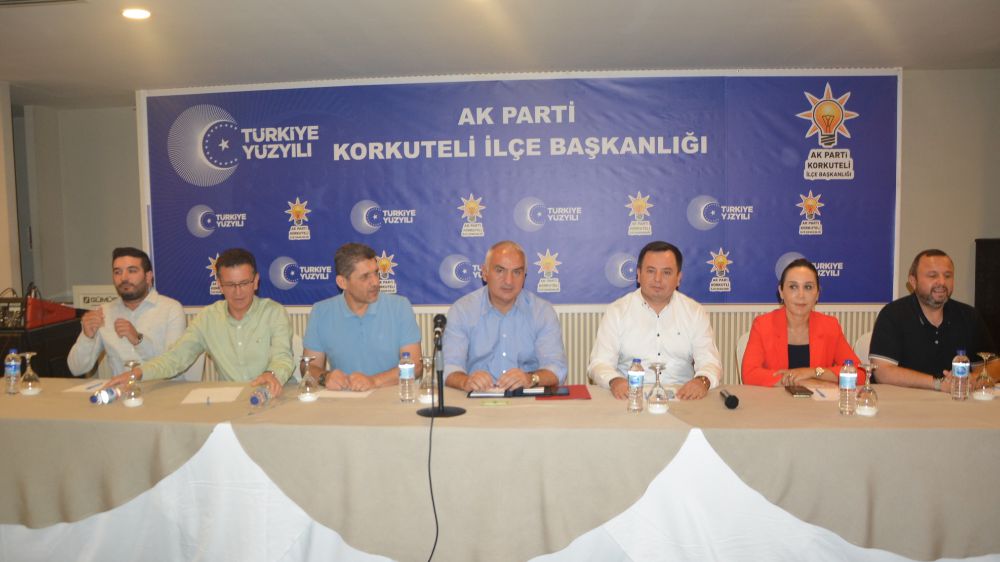 Kültür ve Turizm Bakanı Mehmet Nuri Ersoy Korkuteli'nde Muhtarları Dinledi