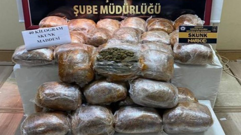 Osmaniye'de arpa yüklü tırda 40 kilo skunk ele geçirildi 