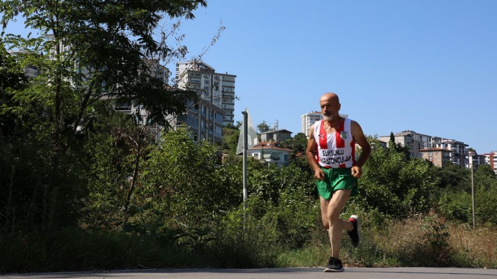 Samsun'da maraton koşucusunun yürek burkan hayat hikayesi