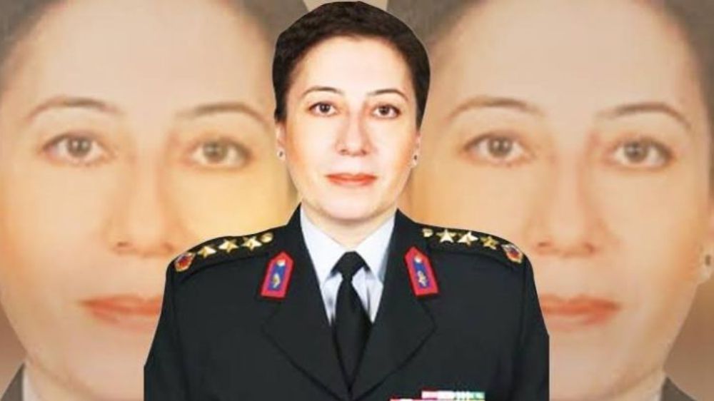 Türkiyenin İlk Kadın  Generali  Özlem Yılmaz  Kimdir