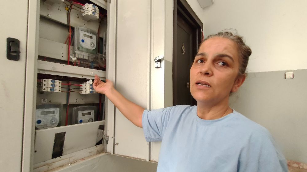 Vicdansızlar Kiracı Kadının Elektrik Saatini Çalmışlar  ''Su Bile İçemiyorum''