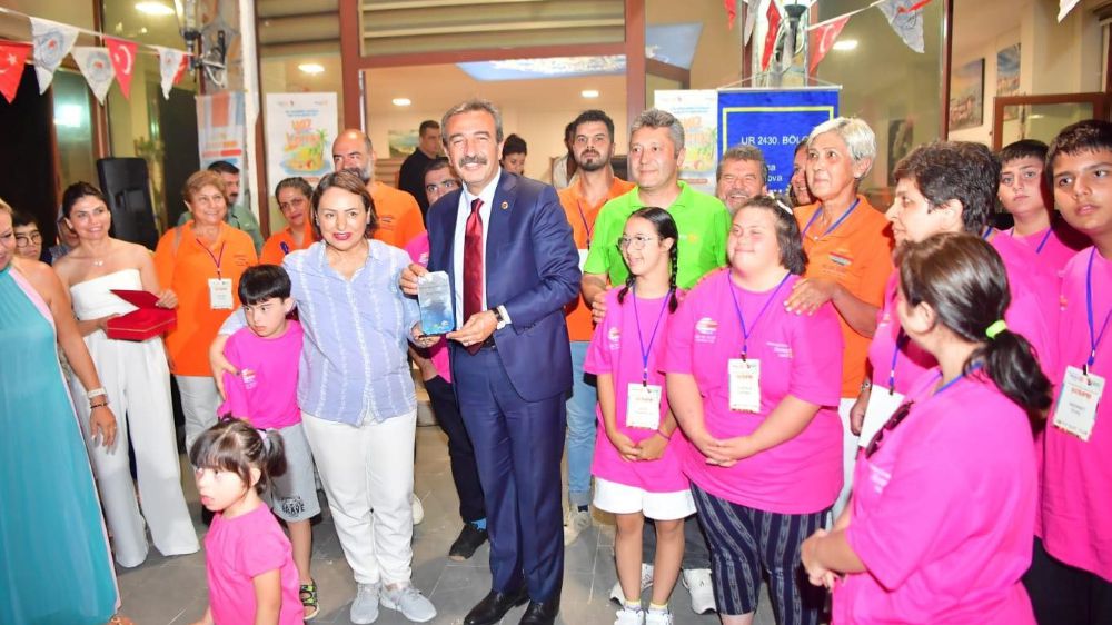 Adana Çukurova Belediye Başkanı Çetin, özel çocukları bir araya geldi