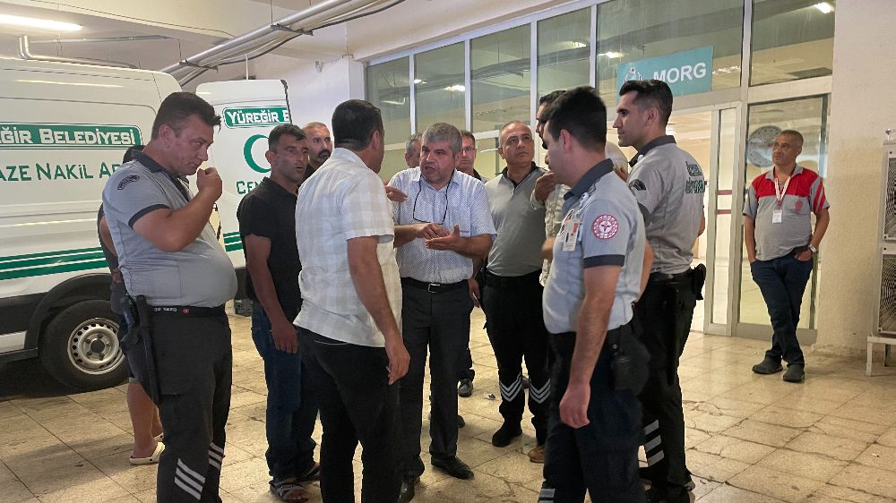 Adana'da Amcası diye aldığı cenaze kadın cenazesi çıkınca şoka uğradı 