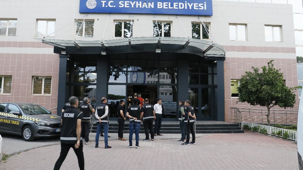 Adana’da Seyhan ve Çukurova Belediyelerine imar yolsuzluğu ve rüşvet operasyonu: 61 kişiye gözaltı kararı