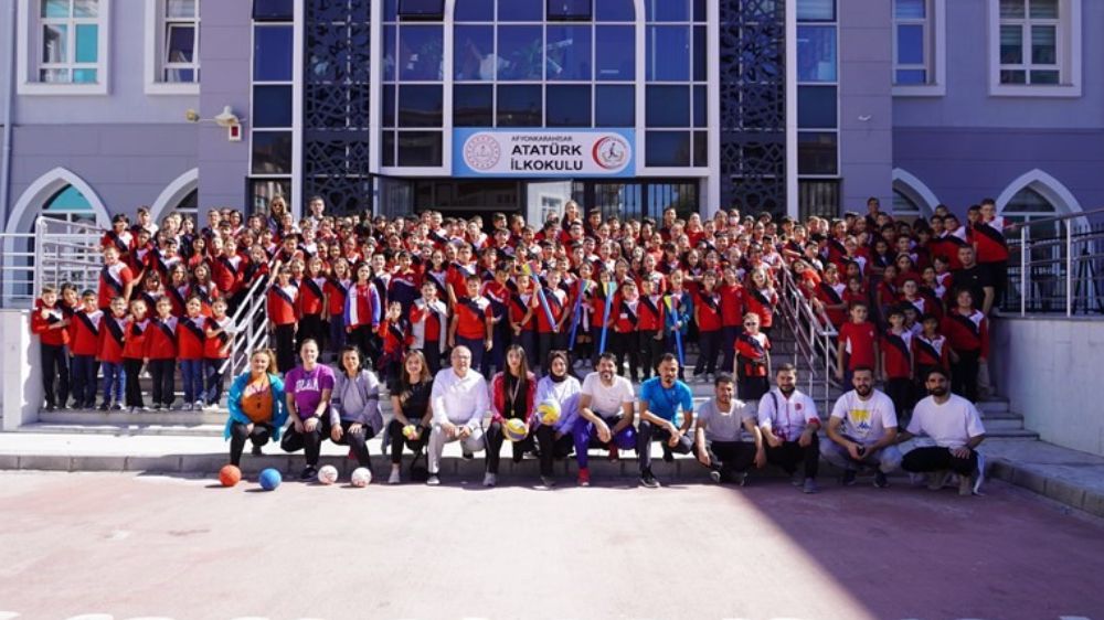 Afyonkarahisar’da ‘Geleneksel Çocuk Oyunları ve Fiziksel Aktivite’ etkinliği düzenlendi
