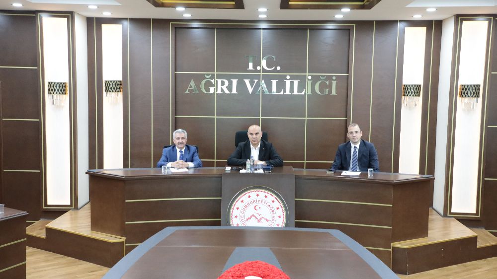Ağrı Valisi Mustafa Koç,  “Ağrı İli Çevre Hizmetleri Birliği” değerlendirme toplantısına katıldı